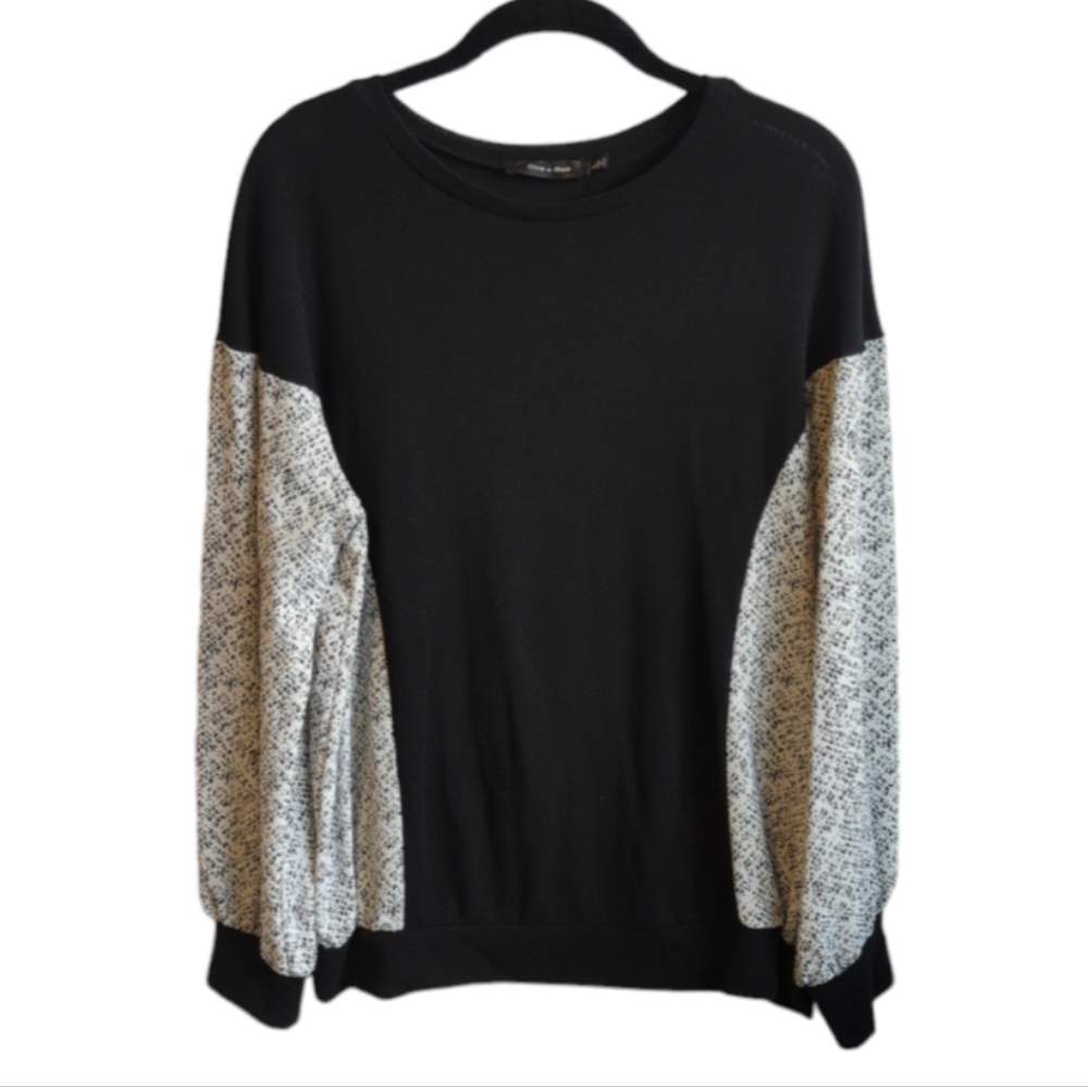 Doe & Rae Black & White Minimalistic Speckled Top Size Large
